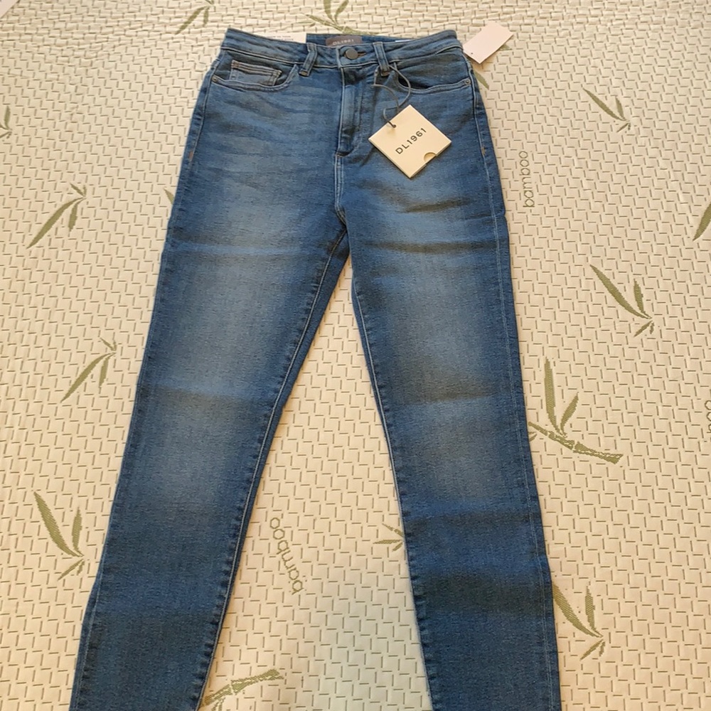 NWT DL1961 Chrissy Ultra-High Rise Skinny - Size 28 - Weymouth wash